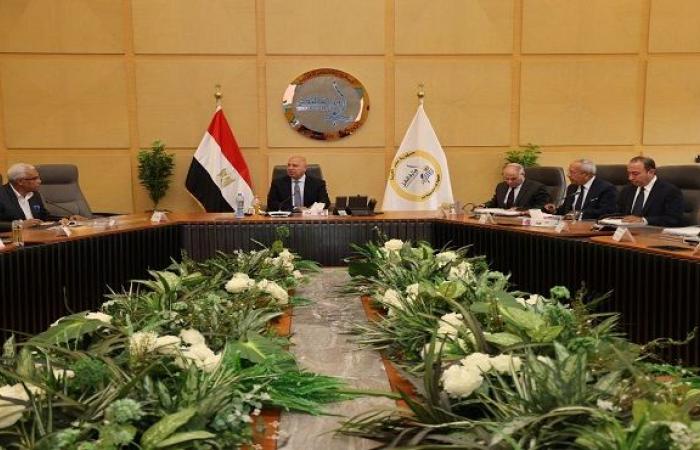 بالبلدي : النقل
      تعلن
      طفرة
      تاريخية..
      19.6
      مليار
      جنيه
      أرباحًا
      مستهدفة
      لشركات
      النقل
      البحري
      والبري
      في
      2026/2027