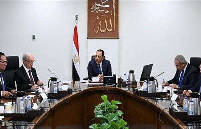 بالبلدي : مدبولي
      يتابع
      خطة
      تطوير
      الغزل
      والنسيج..
      تحرك
      حكومي
      لاستعادة
      مكانة
      القطن
      المصري
      عالميًا
      وتعزيز
      الصادرات