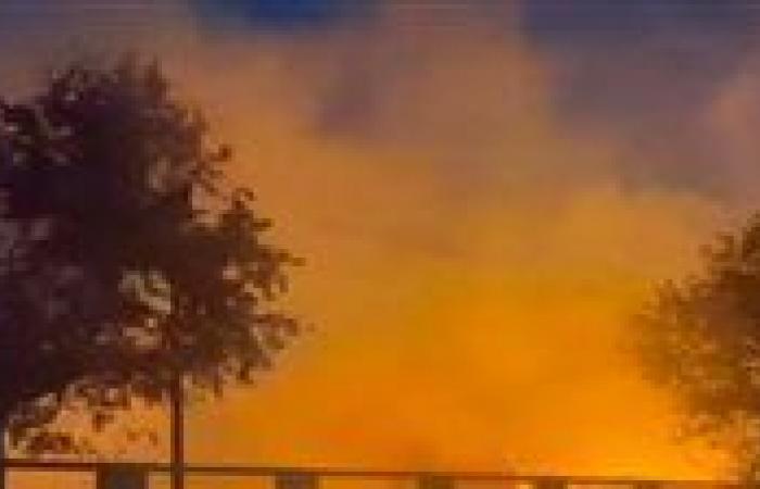 بالبلدي: مصرع
      7
      أشخاص
      إثر
      اندلاع
      حريق
      بفندق
      شرقى
      الهند