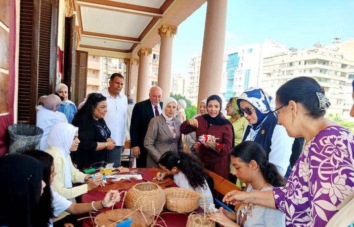بالبلدي : تعليم
      القاهرة
      تختتم
      موسم
      الأنشطة
      الصيفية
      بمصر
      الجديدة
      وتستعرض
      إبداعات
      الطلاب