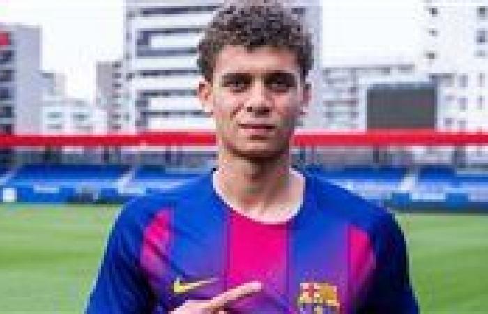 بالبلدي: شربف
      عبد
      المنعم:
      حمزة
      عبد
      الكريم
      قادر
      على
      حجز
      مكانه
      في
      الفريق
      الأول
      لبرشلونة