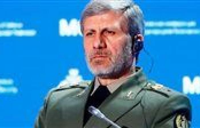بالبلدي: قائد
      الجيش
      الإيراني
      يعلن
      مكافأة
      مالية
      لقتل
      أو
      أسر
      جنود
      أمريكيين