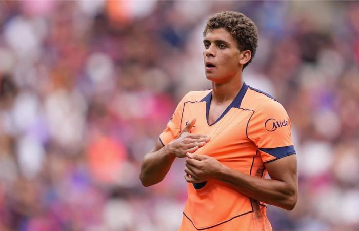 بالبلدي : موندو
      ديبورتيفو:
      برشلونة
      استغل
      فيديوهات
      نجمي
      الدوري
      الإنجليزي
      لتطوير
      حمزة
      عبد
      الكريم