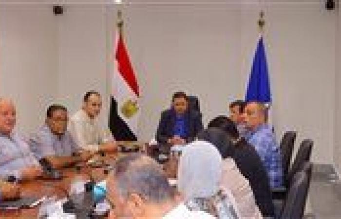 بالبلدي: بعد
      اعتماده
      لحركة
      التنقلات
      الأخيرة..
      محافظ
      دمياط
      يعقد
      اجتماعًا
      مع
      رؤساء
      الوحدات