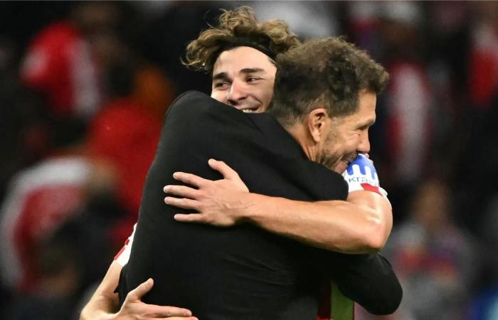 بالبلدي : سيميوني
      يتحدى
      برشلونة
      بشأن
      ألفاريز:
      المحكمة
      أصدرت
      حكمها