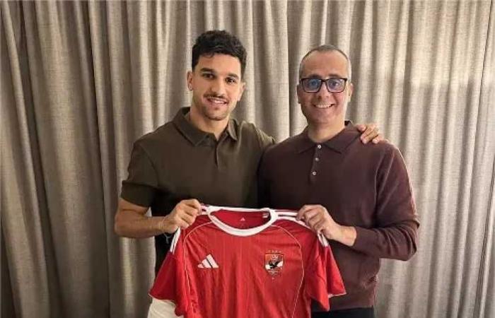 بقرار:
      الأهلي
      حاول
      ضمي
      قبل
      3
      مواسم..
      والبطولات
      هي
      هدفي
      الأول