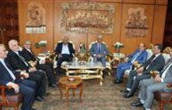 بالبلدي : رئيس
      جامعة
      المنوفية
      يستقبل
      لجنة
      من
      "التعليم
      العالي"
      لتفقد
      الجامعة
      التكنولوجية
      الأهلية