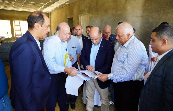 بالبلدي: وزير
      العمل
      ومحافظ
      مطروح
      يتفقدان
      المراحل
      النهائية
      لإنشاء
      مكتب
      العمل
      الجديد
      بالضبعة
      (صور)