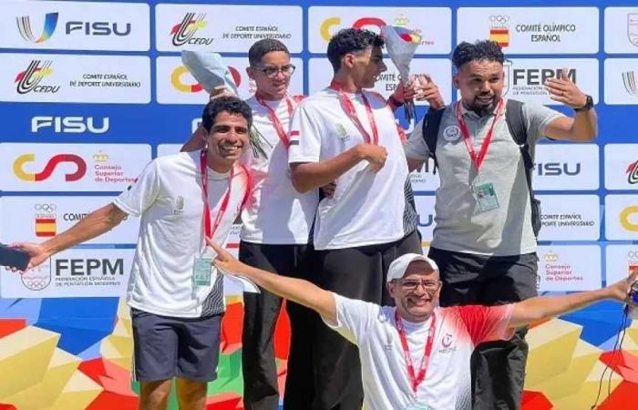 وزير
      الرياضة
      يهنئ
      منتخب
      مصر
      بتصدر
      بطولة
      العالم
      للخماسي
      الحديث
      للجامعات
      بـ6
      ميداليات