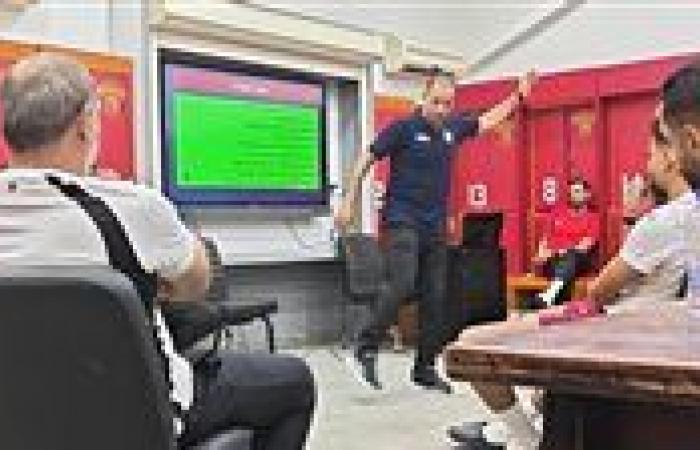 بالبلدي: المحاضر
      الدولي
      محمد
      يوسف
      يجتمع
      بلجنة
      الحكام
      ولاعبي
      وجهاز
      سيراميكا