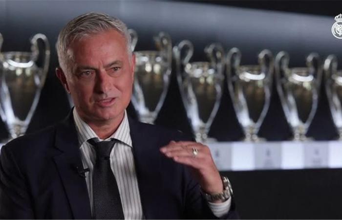 بالبلدي : مورينيو
      يشيد
      بلاعبي
      ريال
      مدريد:
      تنازلت
      عن
      جزء
      من
      شخصيتي
      بسببهم..
      وهذا
      ما
      طلبته
      منهم