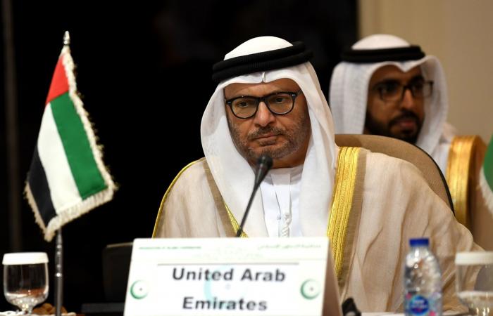 بالبلدي: قرقاش يرد على شائعات "إلغاء إقامات العمالة" و"تقديم تسهيلات مالية لإيران".. هذا ما قاله