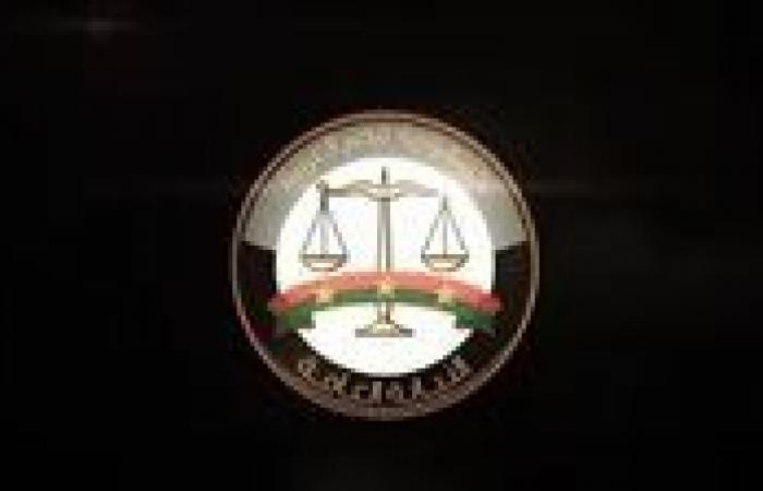 بالبلدي: عاجل..
      إحالة
      المتهم
      بقتل
      ابنته
      و3
      من
      أهلية
      مطلقته
      والشروع
      في
      قتل
      ابنه
      للمحاكمة
      الجنائية