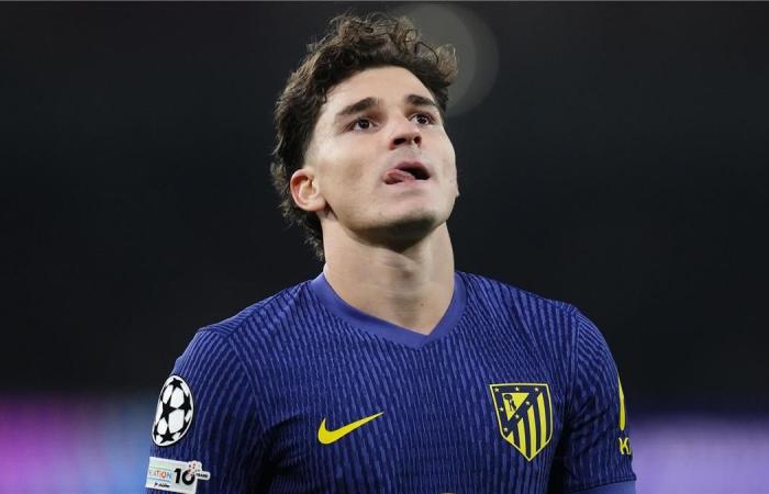 بالبلدي : قرار
      سيميوني
      يزيد
      الغموض
      حول
      موقف
      ألفاريز
      مع
      أتلتيكو
      مدريد