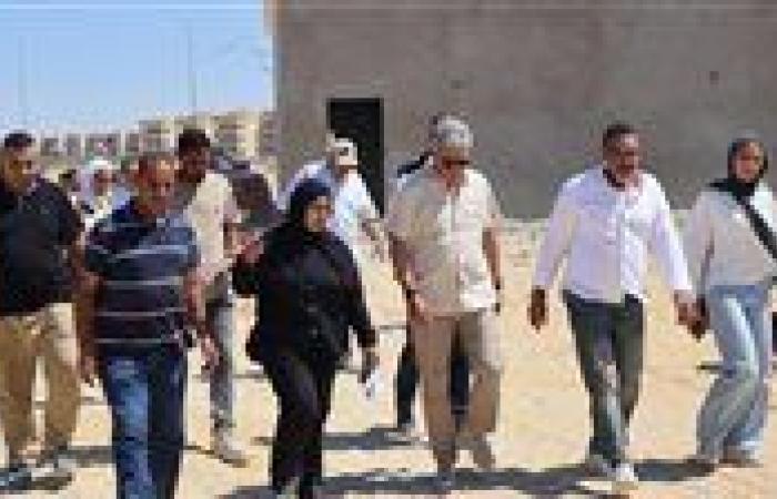 بالبلدي: وزير
      السياحة
      والآثار
      يتفقد
      منطقة
      مارينا
      العلمين
      الأثرية
      لمتابعة
      مستجدات
      مشروع
      تطويرها