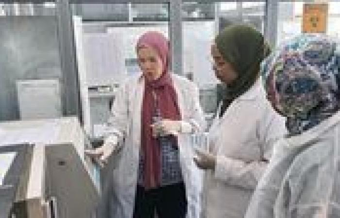 بالبلدي: "الزراعة"
      تختتم
      تدريبًا
      متقدمًا
      للسودانيين
      في
      تشخيص
      الأمراض
      الحيوانية