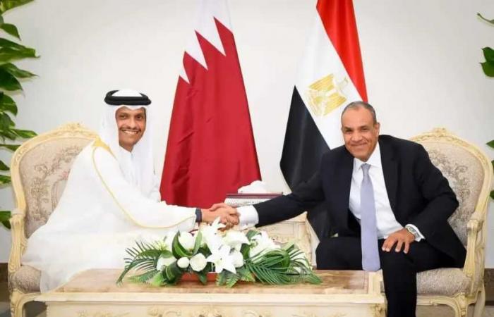 وزير
      الخارجية
      يبحث
      مع
      رئيس
      مجلس
      الوزراء
      وزير
      خارجية
      دولة
      قطر
      الشقيقة
      تعزيز
      العلاقات
      الثنائية
      ومستجدات
      الأوضاع
      الاقليمية
      فى
      العلمين