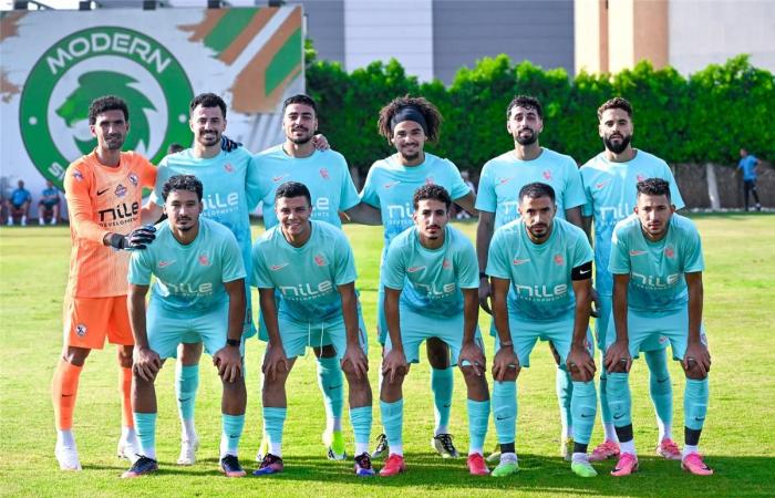 بالبلدي : بدلاء
      الزمالك
      أمام
      الاتحاد
      السكندري..
      شيكو
      بانزا
      يجاور
      إيشو