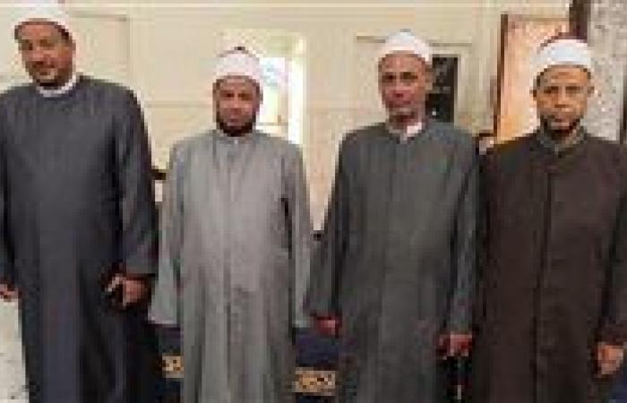 بالبلدي: محافظ
      المنيا
      يعلن
      افتتاح
      3
      مساجد
      لإعمار
      بيوت
      الله