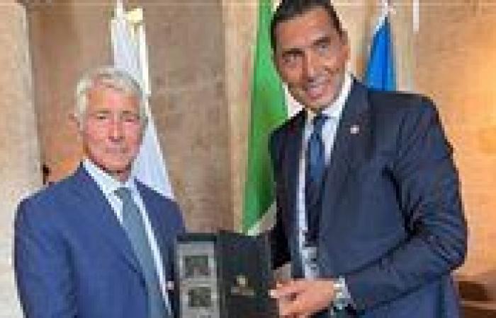 بالبلدي: وزير
      الشباب
      والرياضة
      يلتقي
      نظيره
      الإيطالي