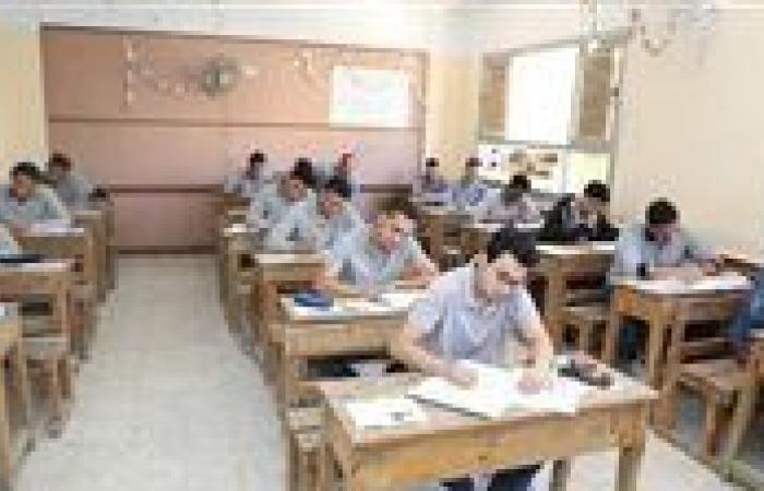 بالبلدي : تنسيق
      الدبلومات
      الفنية
      2026..
      الكليات
      المتاحة
      لتخصصات
      الصنايع
      والتجاري
      والزراعي
      والفندقي