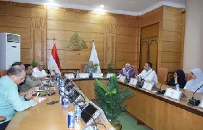 جامعة
      بنها
      تناقش
      الاستعدادات
      النهائية
      للكشف
      الطبي
      على
      الطلاب
      الجدد
