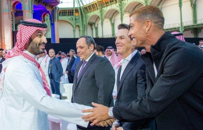 بالبلدي: لقطة تجمع ولي العهد السعودي ورونالدو في باريس تلقى رواجاً