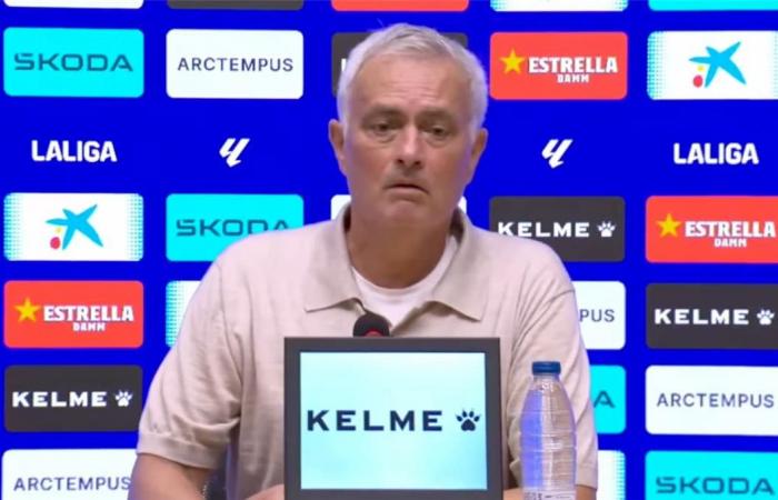 بالبلدي : مورينيو
      بعد
      فوز
      ريال
      مدريد
      أمام
      إسبانيول:
      فينيسيوس
      ليس
      قديسًا..
      والبدلاء
      المحبطون
      لن
      يفيدوني