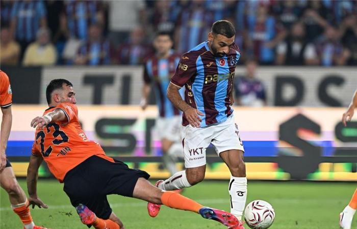 بالبلدي : لاعب
      طرابزون
      سبور:
      من
      الشرف
      لي
      اللعب
      بجانب
      محمد
      صلاح
      هذا
      الموسم