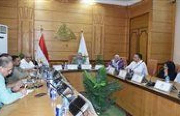 بالبلدي : جامعة
      بنها
      تناقش
      الاستعدادات
      النهائية
      للكشف
      الطبي
      على
      الطلاب
      الجدد