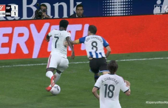 بالبلدي : خبير
      تحكيمي
      يوضح
      مدى
      أحقية
      فينيسيوس
      في
      ضربة
      جزاء
      أمام
      إسبانيول