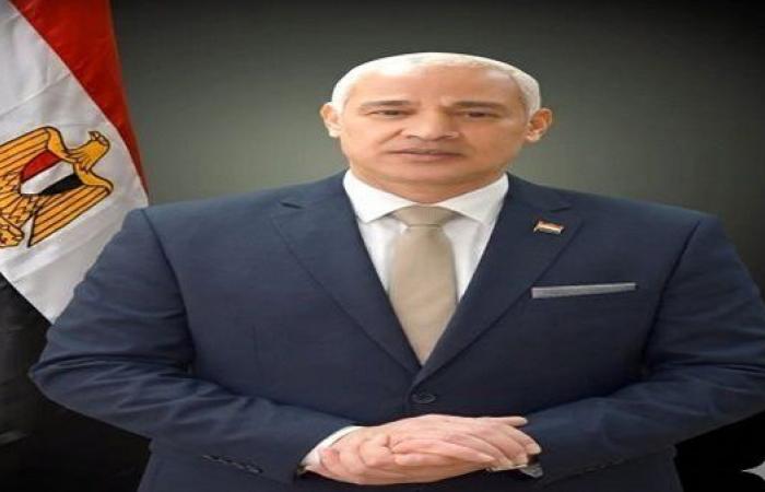بالبلدي: رئيس
      جامعة
      أسيوط
      يمنح
      مكافأة
      مالية
      لتحفيز
      أعضاء
      هيئة
      التدريس
      ومعاونيهم