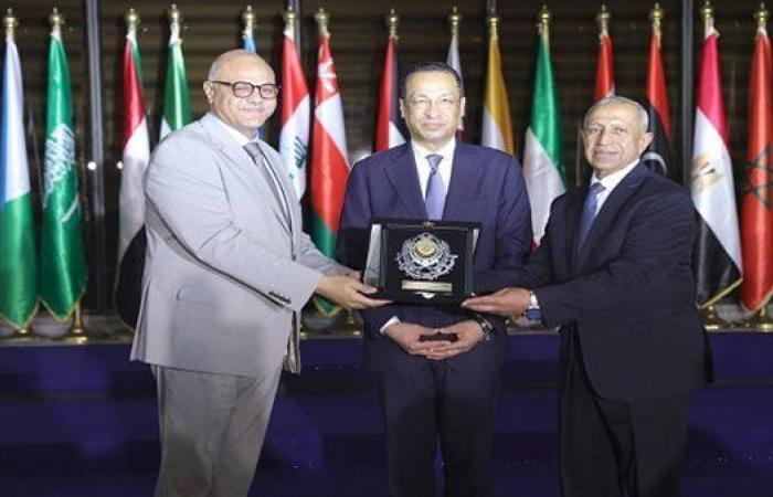 بالبلدي: البطولة
      المصرية
      للبرمجة
      تكشف
      أبطال
      المستقبل
      في
      اليوبيل
      الفضي
      بحضور
      وزير
      الاتصالات