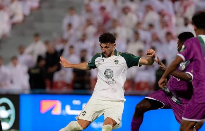 بالبلدي : فيديو
      |
      الأهلي
      يتخطى
      الأنوار
      بثنائية
      في
      كأس
      خادم
      الحرمين
      الشريفين