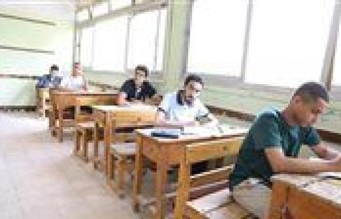 بالبلدي : انطلاق
      امتحاني
      الكيمياء
      والجغرافيا
      بالدور
      الثاني
      للثانوية
      العامة
      وسط
      إجراءات
      مشددة