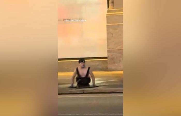 belbalady على طريقة "سلاحف النينجا".. أشخاص يخرجون من فتحات الصرف الصحي في نيويورك