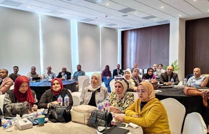 بالبلدي: وزارة
      التعليم
      تبدأ
      المرحلة
      الرابعة
      لتدريب
      المعلمين
      على
      البكالوريا
      المصرية