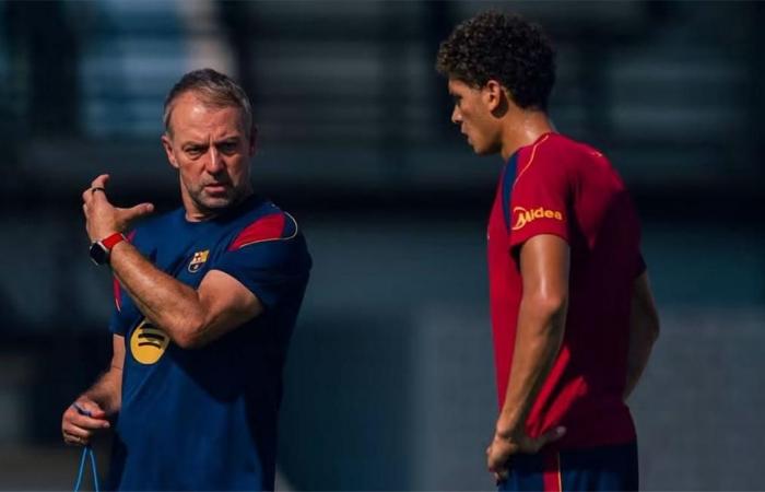 بالبلدي : قائمة
      برشلونة
      لمباراة
      أتلتيك
      بلباو
      في
      الدوري
      الإسباني..
      موقف
      حمزة
      عبد
      الكريم