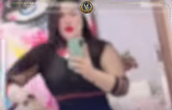 بالبلدي: سقوط
      «بلوجر
      شهيرة»
      بأكتوبر
      لنشرها
      فيديوهات
      رقص
      بملابس
      خادشة
      للحياء|
      شاهد