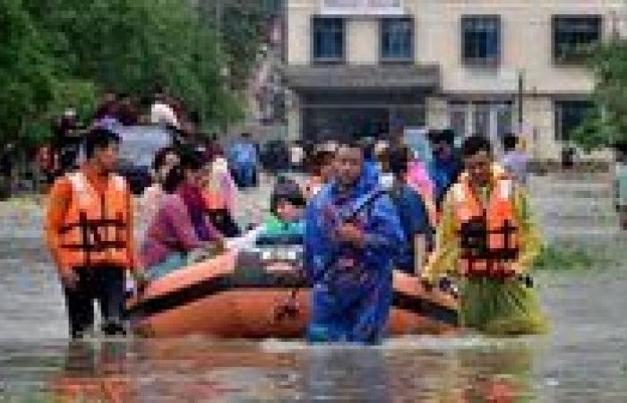 بالبلدي: فيضانات
      نيبال
      والصين
      ترفع
      حصيلة
      الضحايا
      إلى
      362
      قتيلا..
      وأكثر
      من
      1400
      مفقود