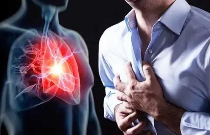 الذبحة
      الصدرية..
      أعراض
      خطيرة
      تكشف
      نقص
      تدفق
      الدم
      إلى
      القلب
      ومتى
      تذهب
      للطوارئ؟