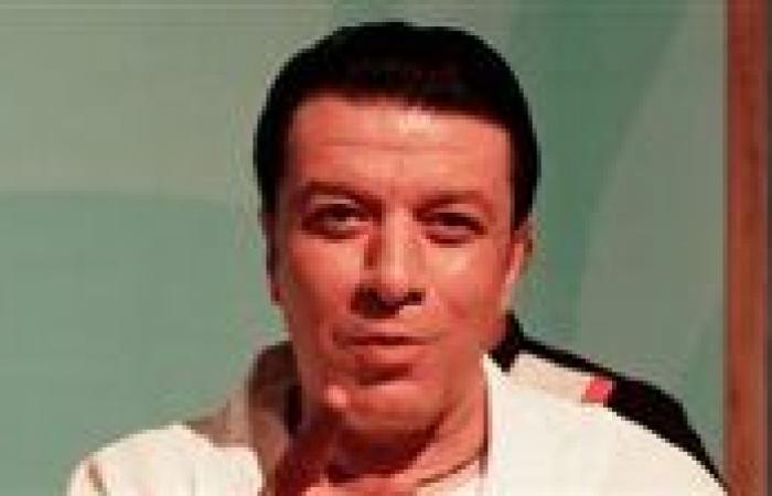 بالبلدي: مصطفى
      كامل
      يهاجم
      طارق
      الشناوي
      بعد
      وصف
      صوته
      بـ
      "النشاز":
      معتاد
      التطاول
      على
      رموز
      الفن