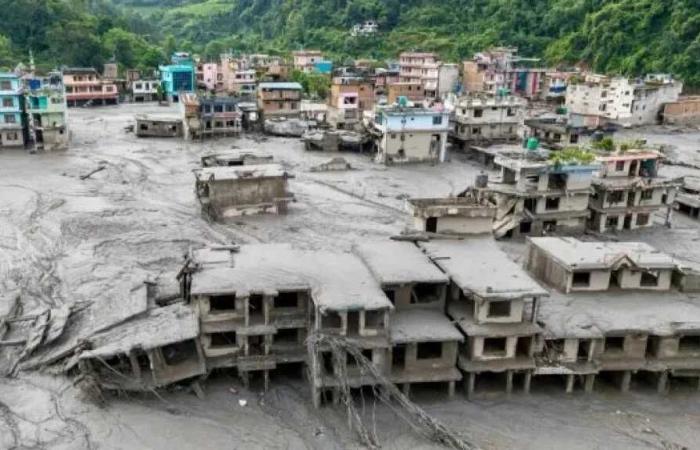 ارتفاع
      ضحايا
      الفيضانات
      المفاجئة
      بين
      نيبال
      والتبت
      إلى
      489
      شخصًا