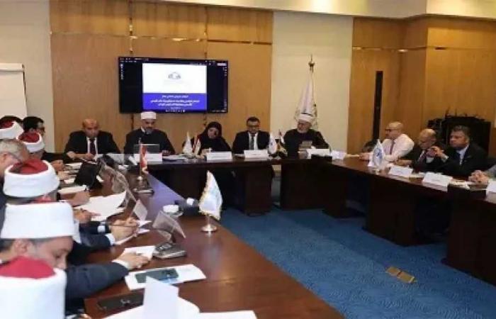 خبراء
      في
      ورشة
      لمركز
      سلام
      بالإفتاء:
      الوصول
      للأجيال
      الجديدة
      يتطلب
      شراكات
      مع
      المؤثرين