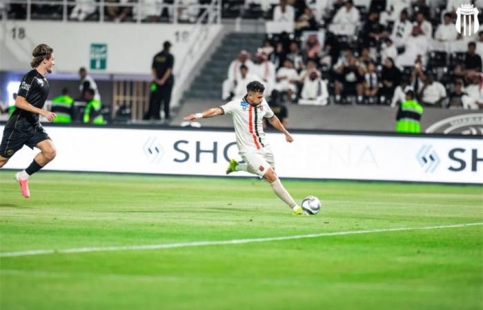 بالبلدي : مدرب
      الرياض:
      تريزيجيه
      مر
      بضغوط
      مع
      الأهلي..
      وسعيد
      جدًا
      بضمه