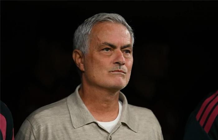 بالبلدي : تقارير:
      مورينيو
      يحمي
      نجم
      ريال
      مدريد
      بالاستبعاد