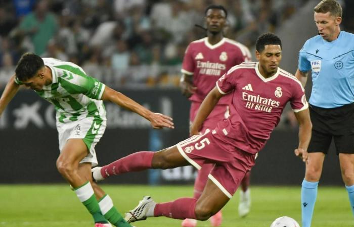 بالبلدي : قناة
      ريال
      مدريد
      تهاجم
      التحكيم
      بعد
      الخسارة
      أمام
      ريال
      بيتيس:
      لم
      يكن
      ليحدث
      مع
      برشلونة