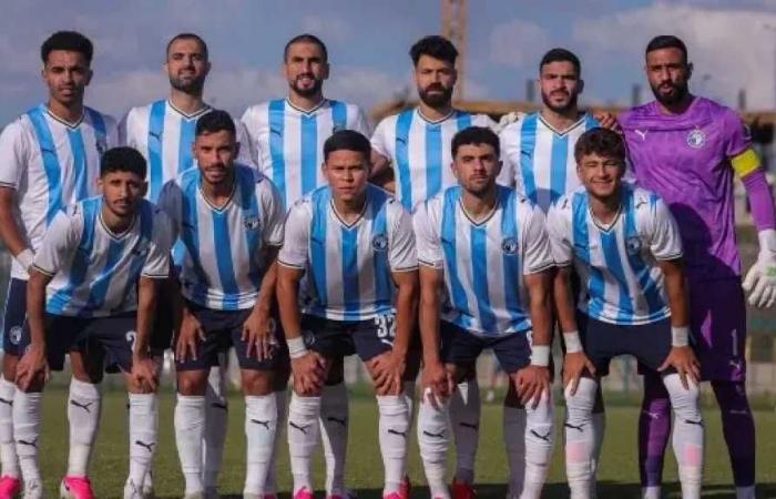 4
      مباريات
      اليوم
      في
      الدوري
      المصري..
      بيراميدز
      والأهلي
      يتصارعان
      على
      الصدارة