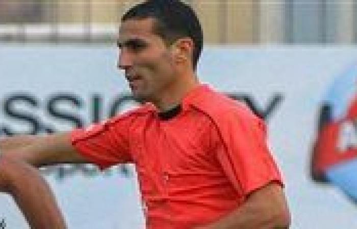بالبلدي : محمود
      ناجي
      حكمًا
      لمباراة
      الزمالك
      وأبو
      قير
      للأسمدة
      في
      الدوري