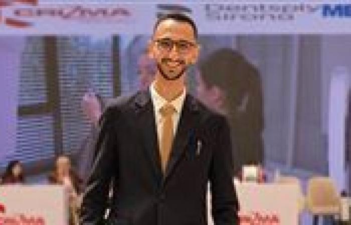 بالبلدي: طالب
      بجامعة
      الجلالة
      يحصد
      المركز
      الأول
      فى
      مسابقة
      الذكاء
      الاصطناعي
      في
      طب
      الأسنان
      بمؤتمر
      EDSIC